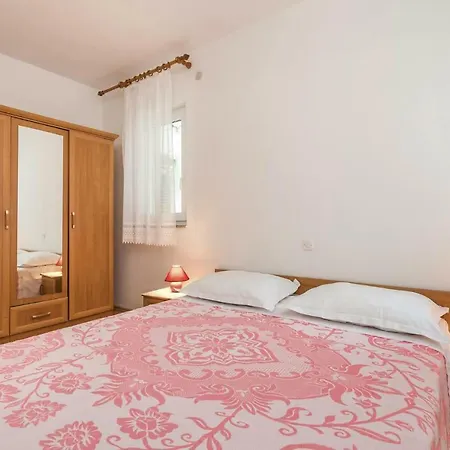 One-bedroom In Apartment