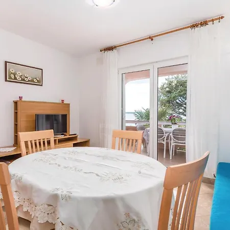 One-bedroom In Apartment *